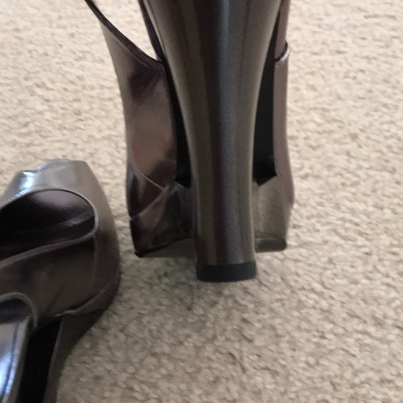 Shoes - Picture 4 of 4